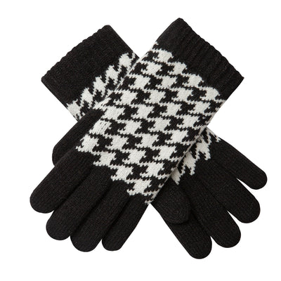 Featured Women's Dogtooth Pattern Accessories image
