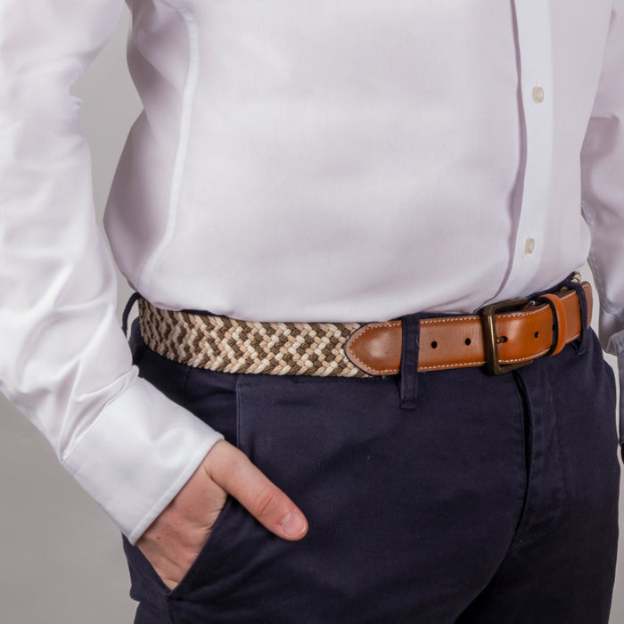Ceinture extensible tissée pour hommes avec boucle en or brossé